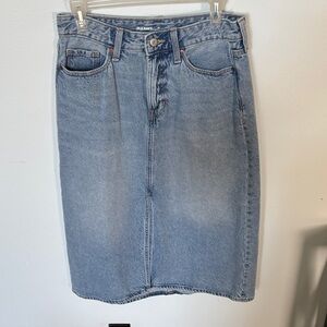 Old Navy Light Blue Denim Pencil Skirt with Classic Five-Pocket Front